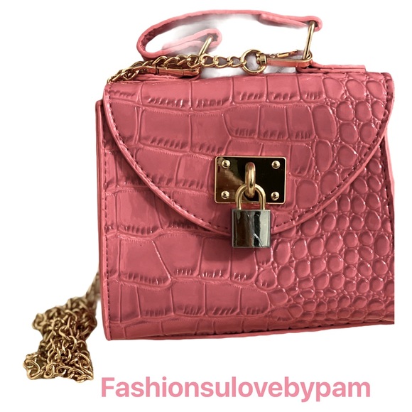 NWT- Cute Mini Croc Bag in Pink. Private Label- OFFERS WELCOME‼️‼️ - Picture 3 of 6